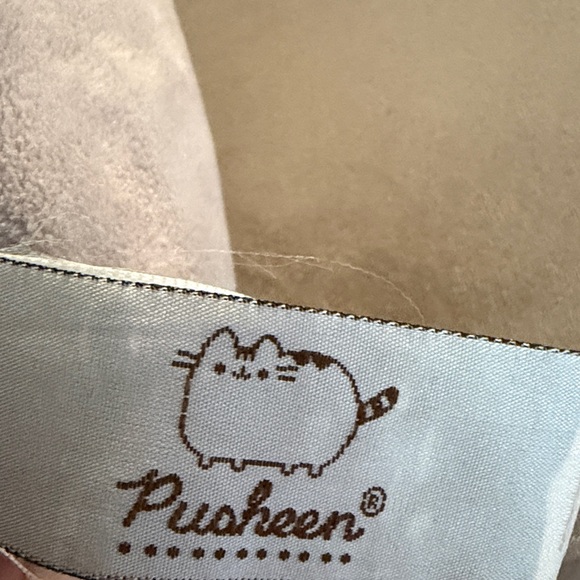 Pusheen Classic Toe Beans - Picture 6 of 8